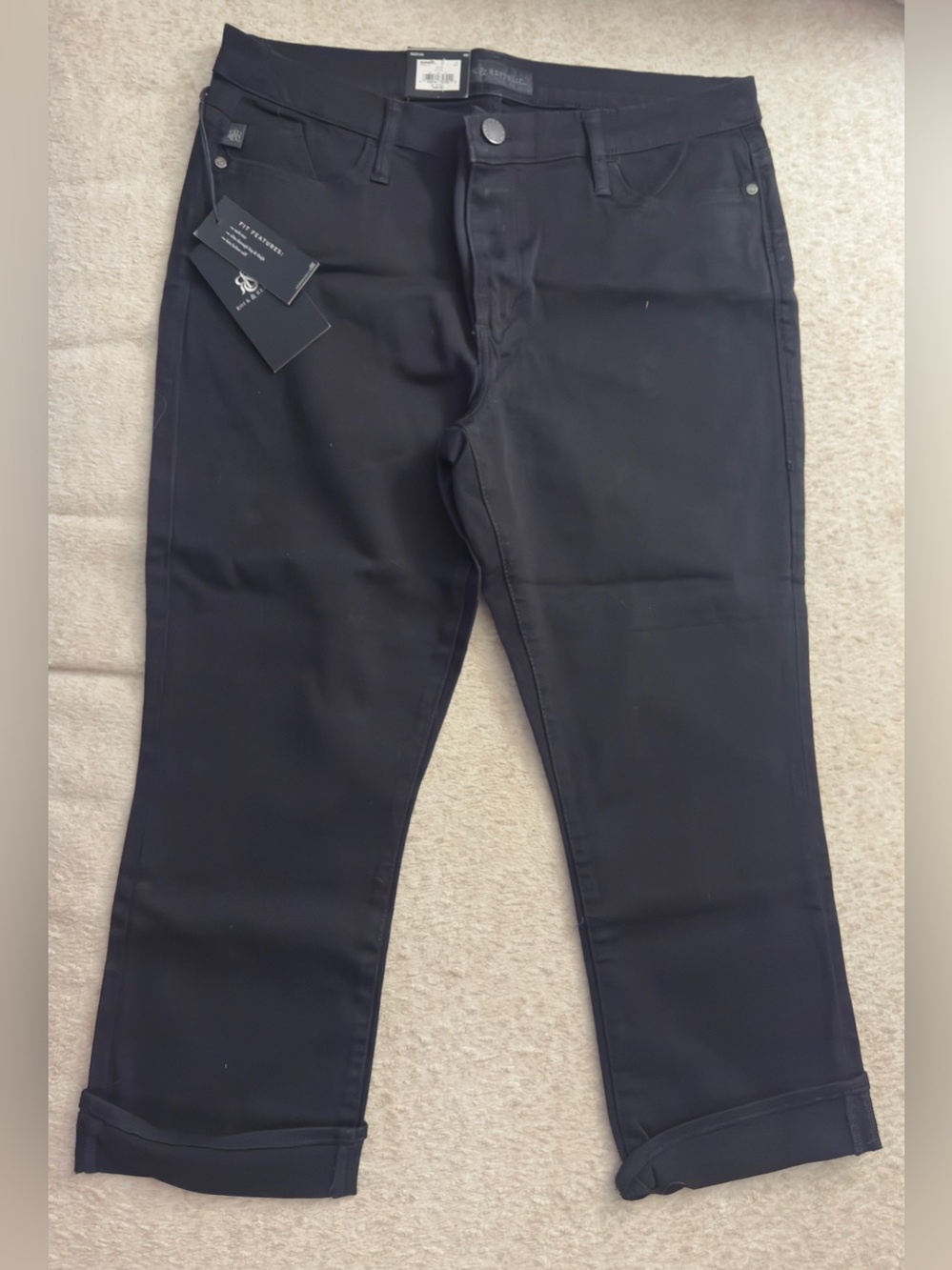 Rock & Republic Kendall Women’s Size 16 Black Mid Rise Capri Jeans NWT
